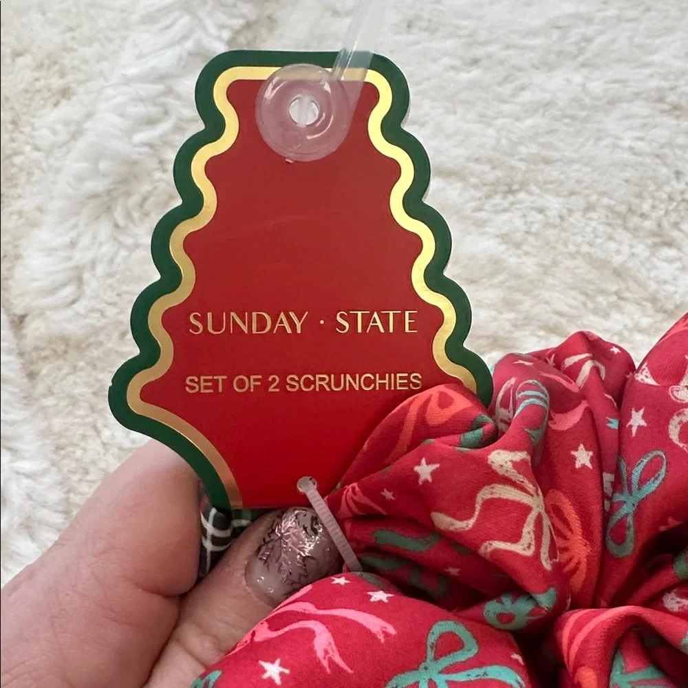 Sunday State set of 2 red and green scrunchies